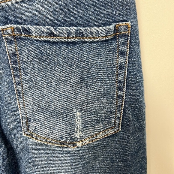 Gianni Bini Mid-high waisted distressed jeans with button fly, black belt, Sz 3 - Picture 7 of 11